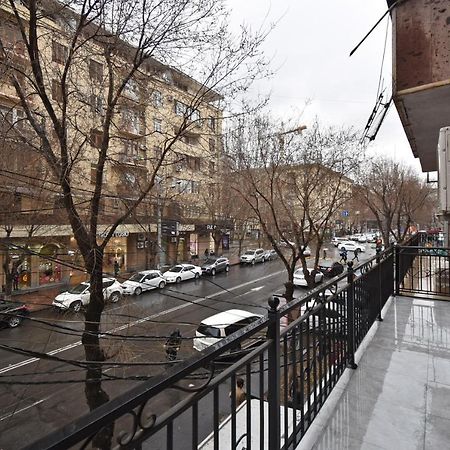 19Tumanyan Excellent Apartment In The Centre Of Capital Jerevan Eksteriør billede