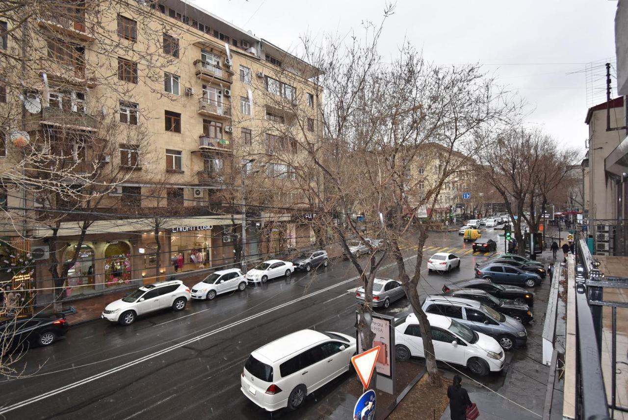 19Tumanyan Excellent Apartment In The Centre Of Capital Jerevan Eksteriør billede