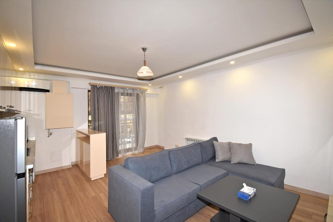 19Tumanyan Excellent Apartment In The Centre Of Capital Jerevan Eksteriør billede