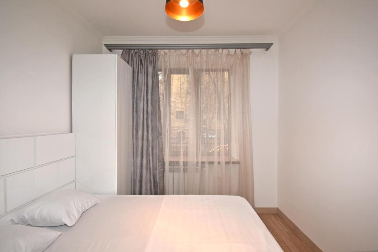 19Tumanyan Excellent Apartment In The Centre Of Capital Jerevan Eksteriør billede